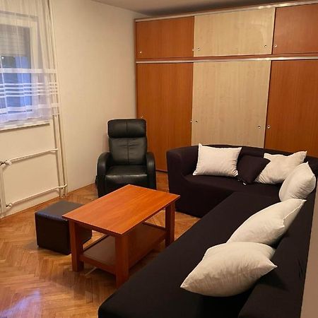Lolly Apartment คาร์โลวัตส์ ภายนอก รูปภาพ