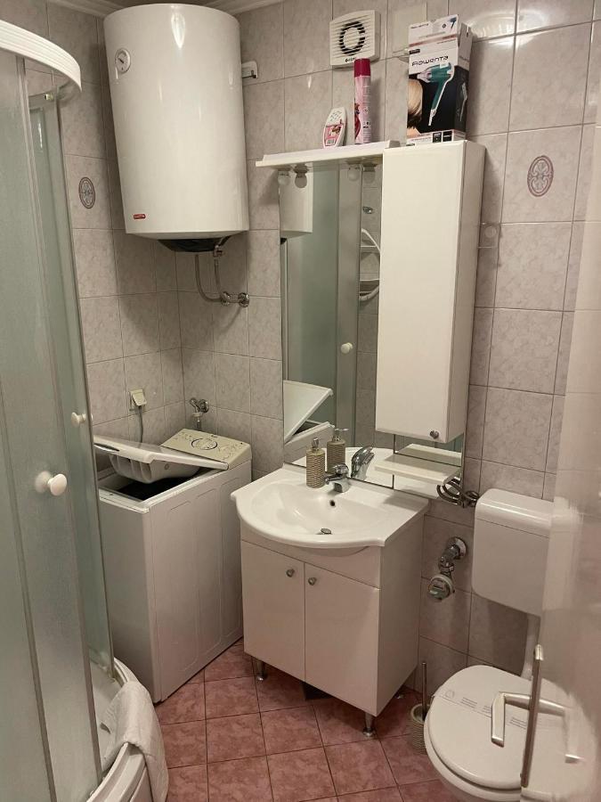 Lolly Apartment คาร์โลวัตส์ ภายนอก รูปภาพ