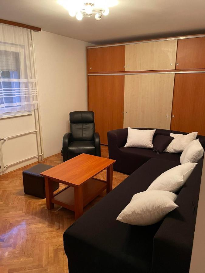 Lolly Apartment คาร์โลวัตส์ ภายนอก รูปภาพ